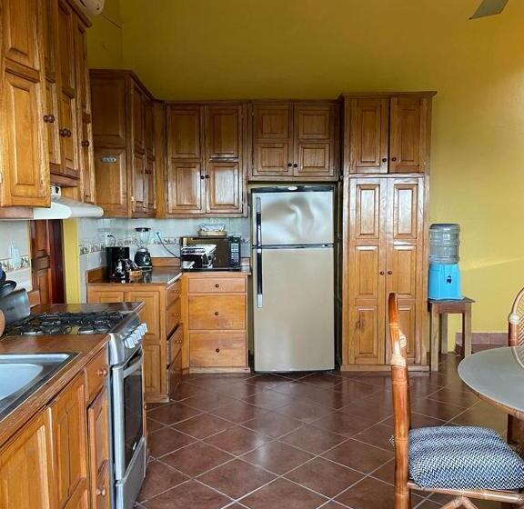 סוויטה נוף לים, Suites La Hacienda