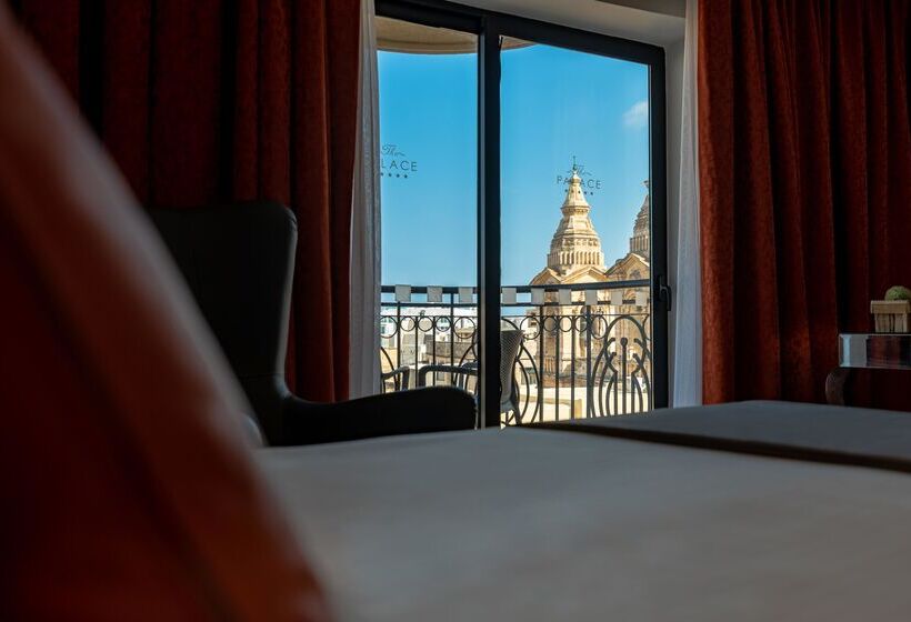 اتاق لوکس, Ax The Palace