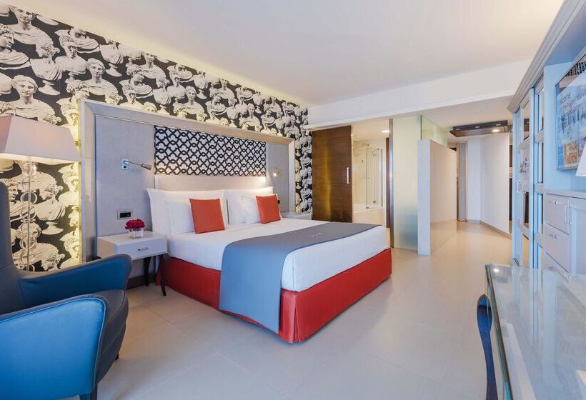 اتاق لوکس, Ax The Palace