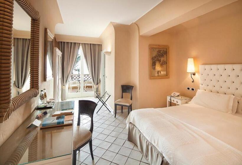 컴포트 룸, Therasia Resort Sea And Spa The Leading Hotels Of The World