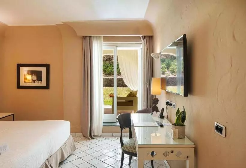 اتاق سوپریور با چشمانداز باغ, Therasia Resort Sea And Spa The Leading Hotels Of The World