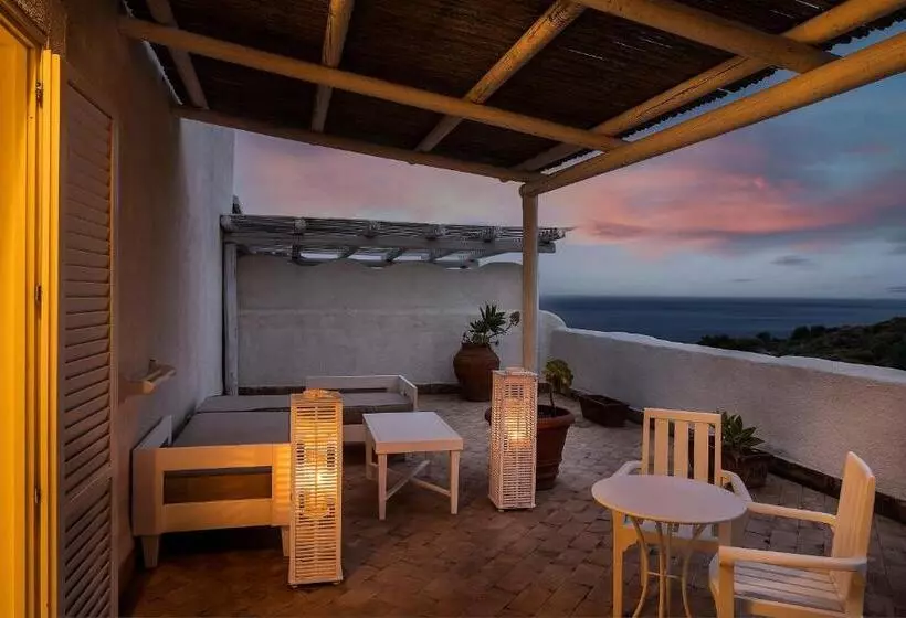 سوییت با چشمانداز دریا, Therasia Resort Sea And Spa The Leading Hotels Of The World