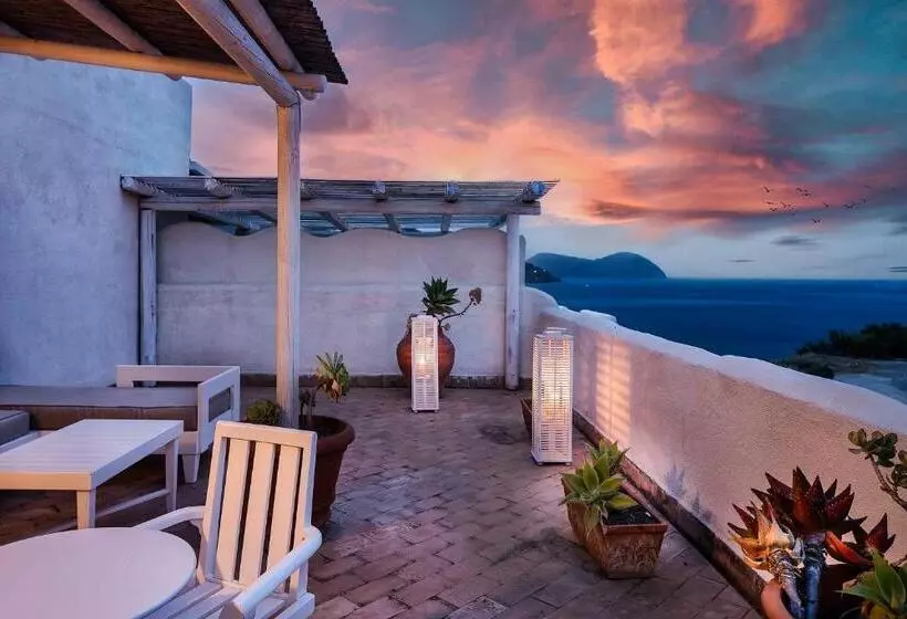 سوییت با چشمانداز دریا, Therasia Resort Sea And Spa The Leading Hotels Of The World
