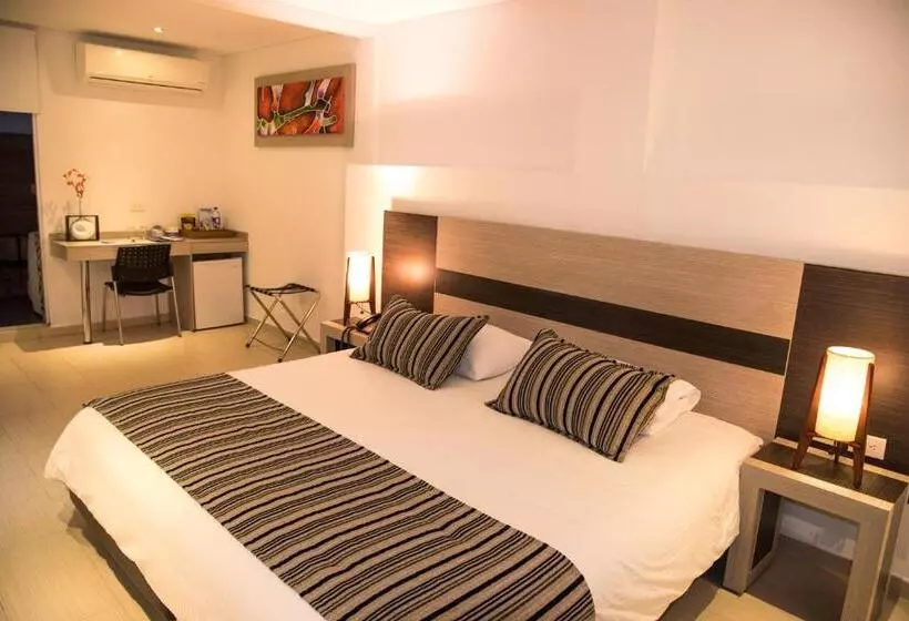 Deluxe Suite King Bed, Toscana Plaza