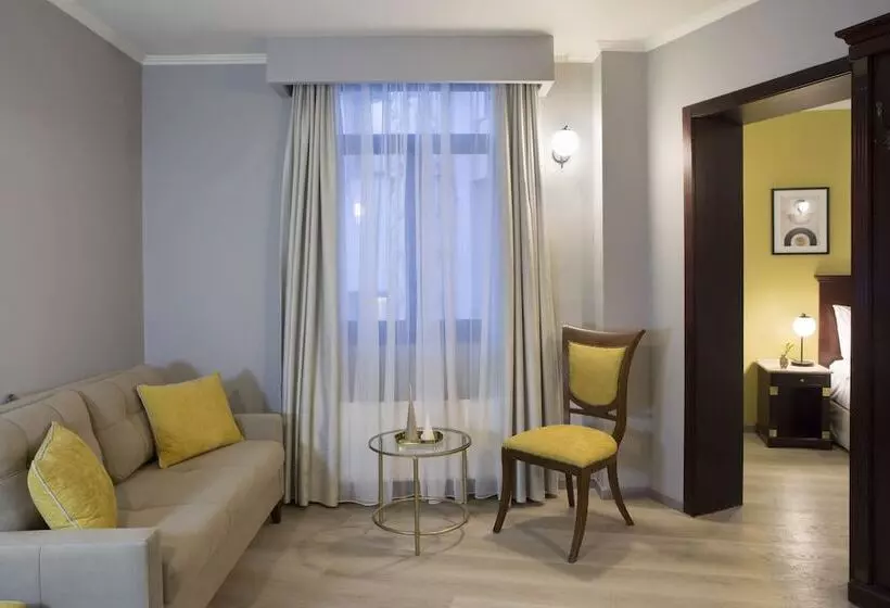سوییت, Venezia By Zeus International
