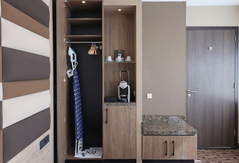 اتاق استاندارد سه نفره, Xo Hotels Blue Tower