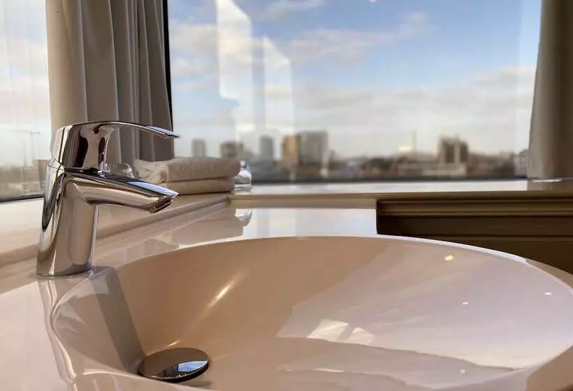 اتاق اجرایی, Xo Hotels Blue Tower