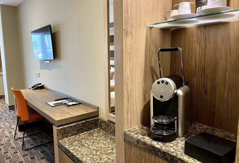 Quarto Quádruplo Estandar, Xo Hotels Blue Tower