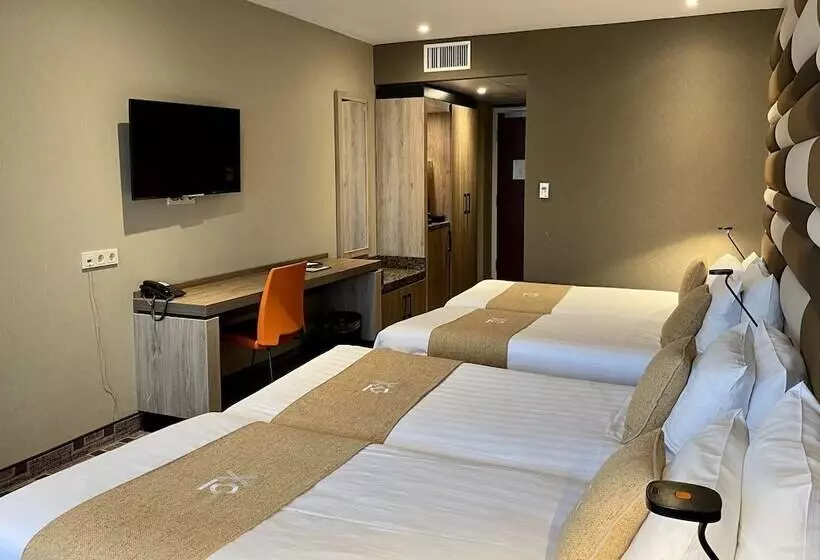 اتاق استاندارد چهار تخته, Xo Hotels Blue Tower