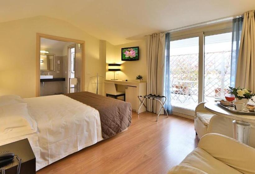 استودیوی استاندارد, Regal