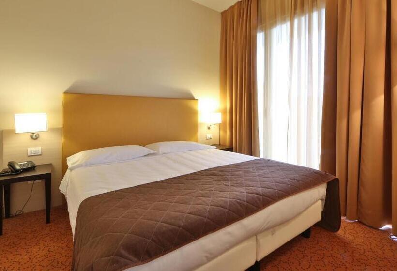 آپارتمان 1 خوابه, Regal