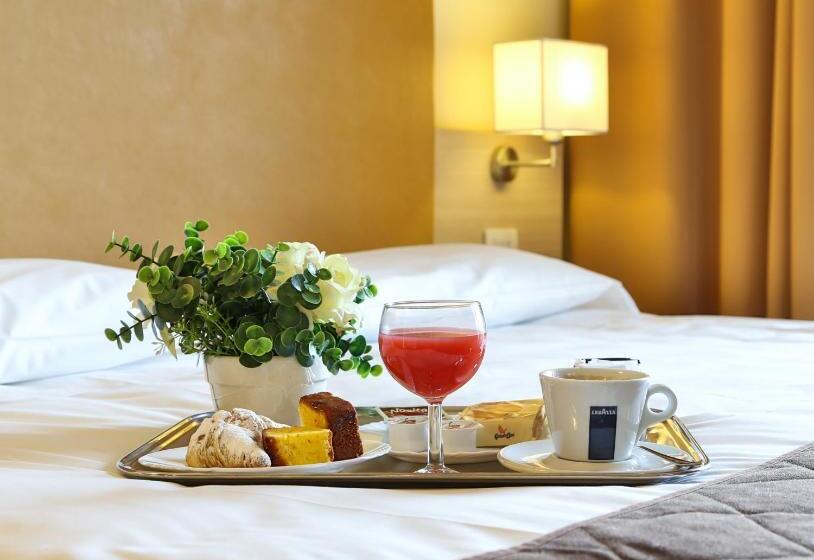 آپارتمان 2 خوابه, Regal