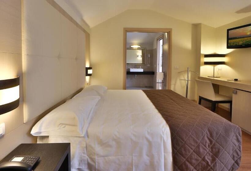 استودیوی استاندارد, Regal