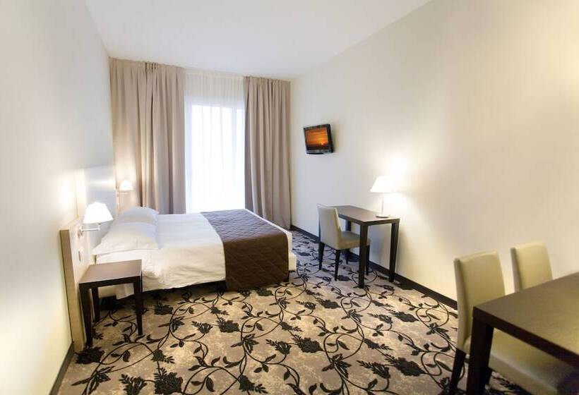 آپارتمان 1 خوابه, Regal