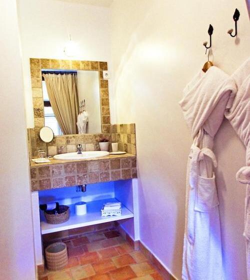Стандартный Номер Кровать Кинг, L'abri Du Poète