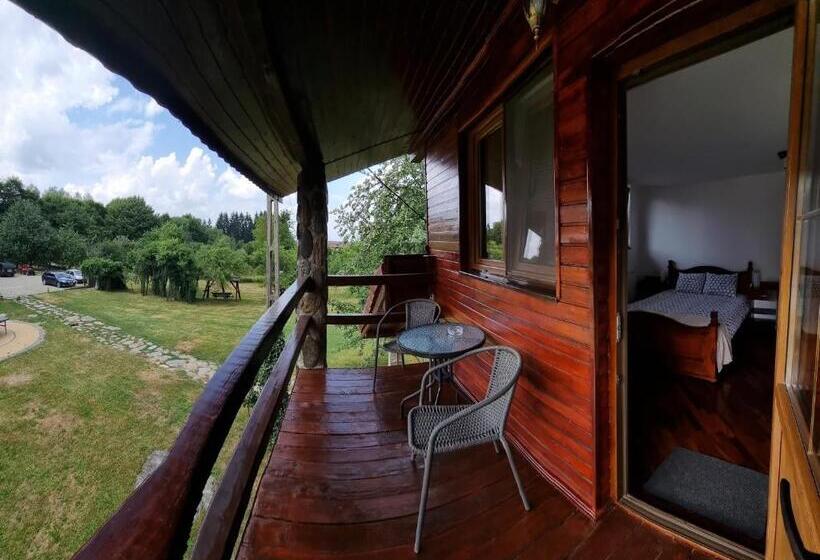 غرفة أساسية, Casa Bunicului