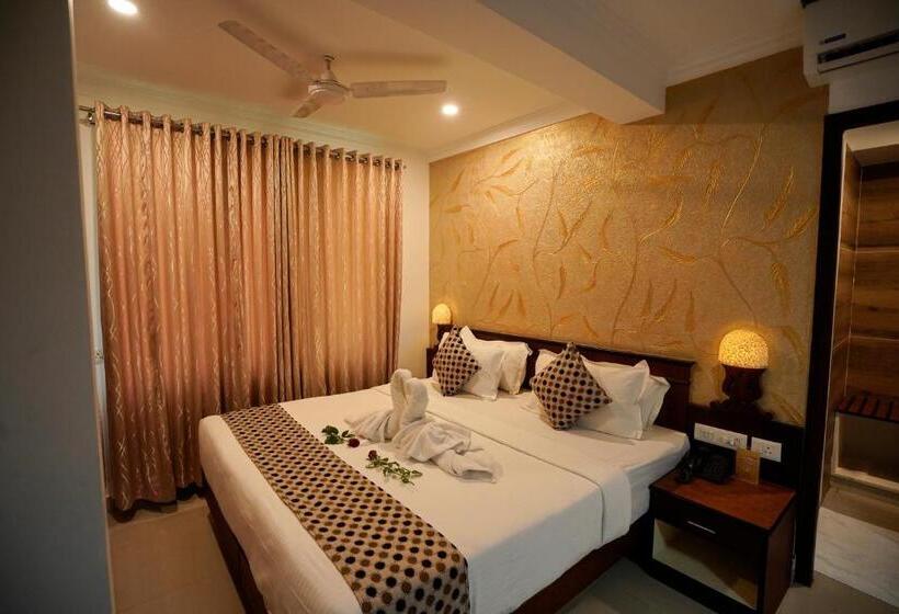 Quarto Deluxe, Kallelys Park Inn, Chalakudy ,thrissur