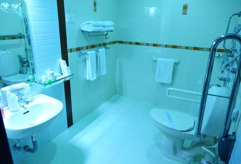 Президентский Люкс, Kallelys Park Inn, Chalakudy ,thrissur