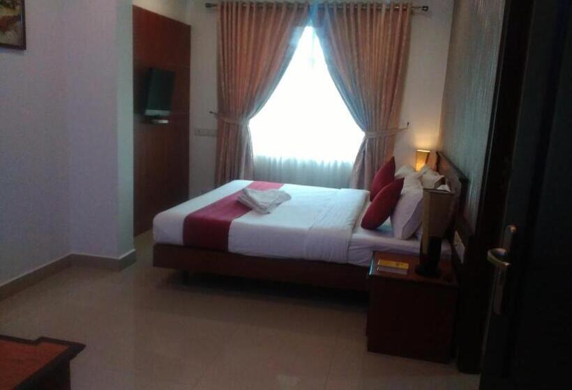Suíte Executivo, Kallelys Park Inn, Chalakudy ,thrissur
