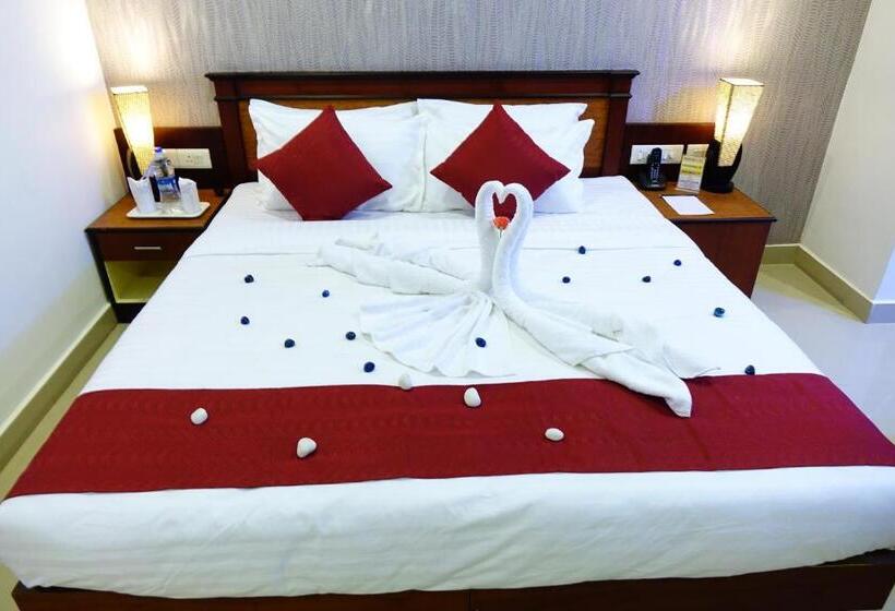 Президентский Люкс, Kallelys Park Inn, Chalakudy ,thrissur