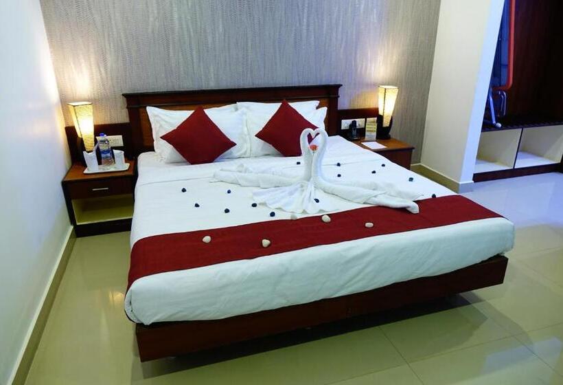 行政三人间, Kallelys Park Inn, Chalakudy ,thrissur