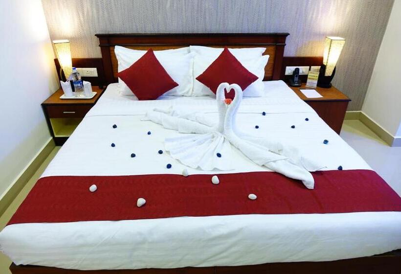 Трехместный Президентский, Kallelys Park Inn, Chalakudy ,thrissur