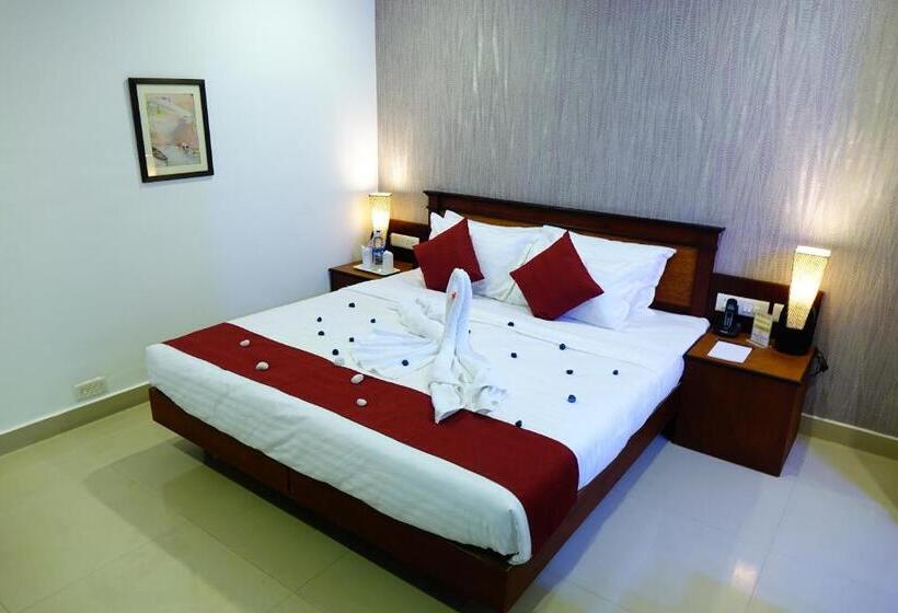 行政三人间, Kallelys Park Inn, Chalakudy ,thrissur
