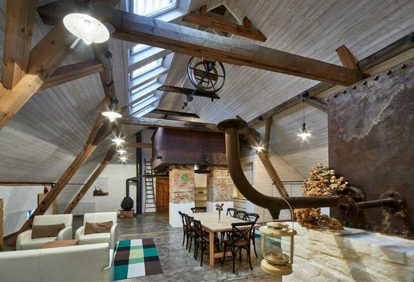 家庭工作室, Pivovar Lobeč