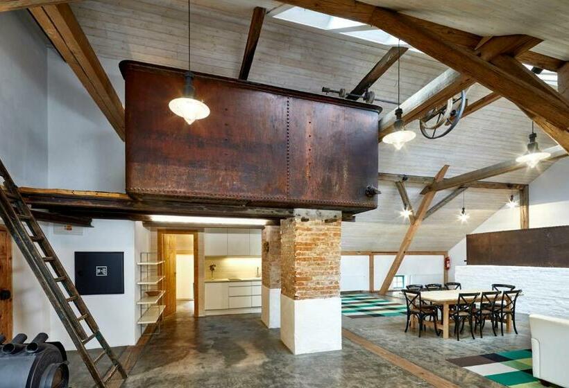 家庭工作室, Pivovar Lobeč