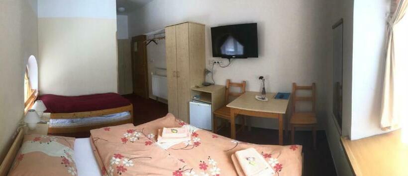 스탠다드 트리플 룸, Penzion Pod Zvonem