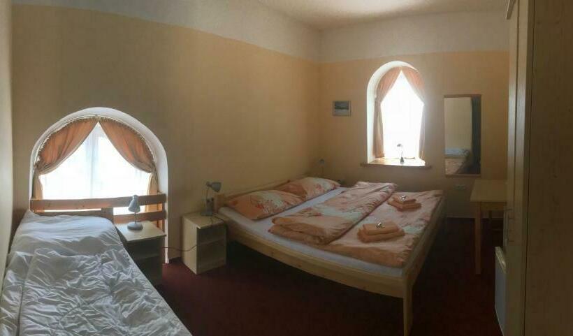 스탠다드 트리플 룸, Penzion Pod Zvonem