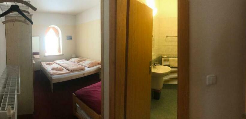 스탠다드 트리플 룸, Penzion Pod Zvonem