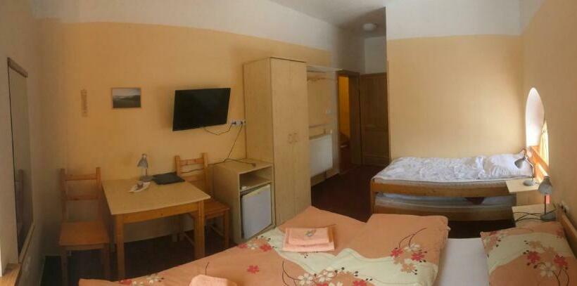 스탠다드 트리플 룸, Penzion Pod Zvonem