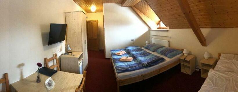 스탠다드 트리플 룸, Penzion Pod Zvonem