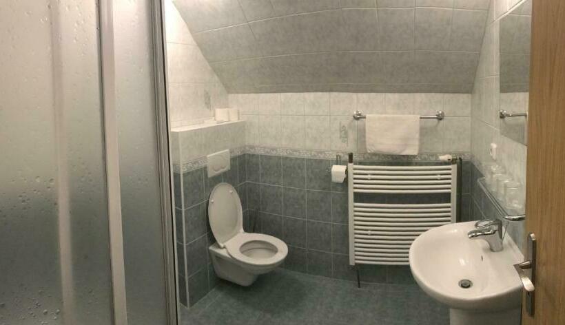 스탠다드 트리플 룸, Penzion Pod Zvonem