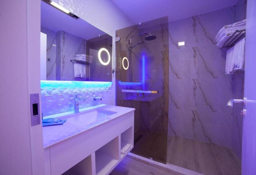 חדר דלוקס לשלושה, Grand Blue Fafa Resort & Spa