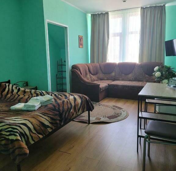 סוויטת ג'וניור, Vodnyi Mir