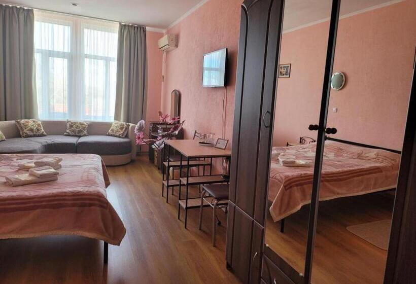 סוויטת ג'וניור, Vodnyi Mir