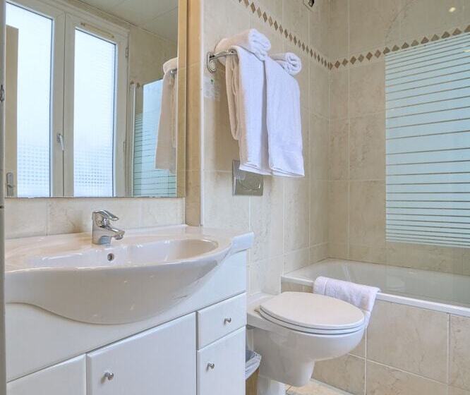 スタンダードルーム, 121 Paris