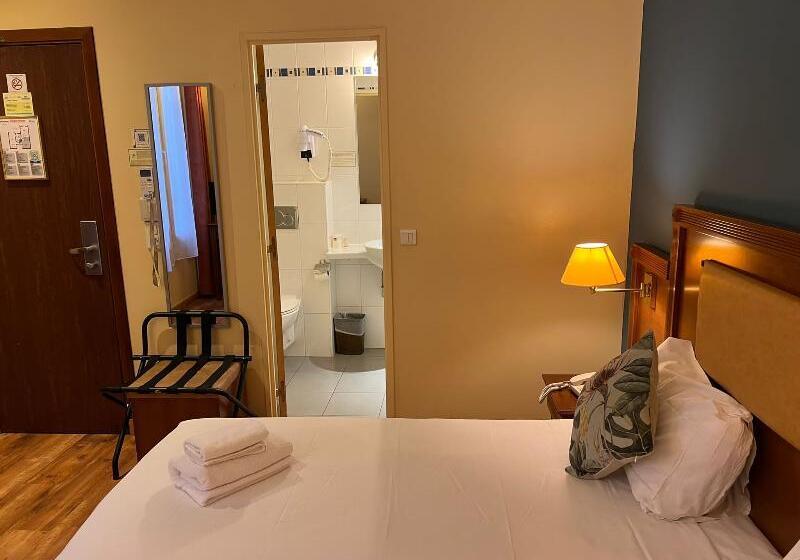 スタンダードルーム, 121 Paris