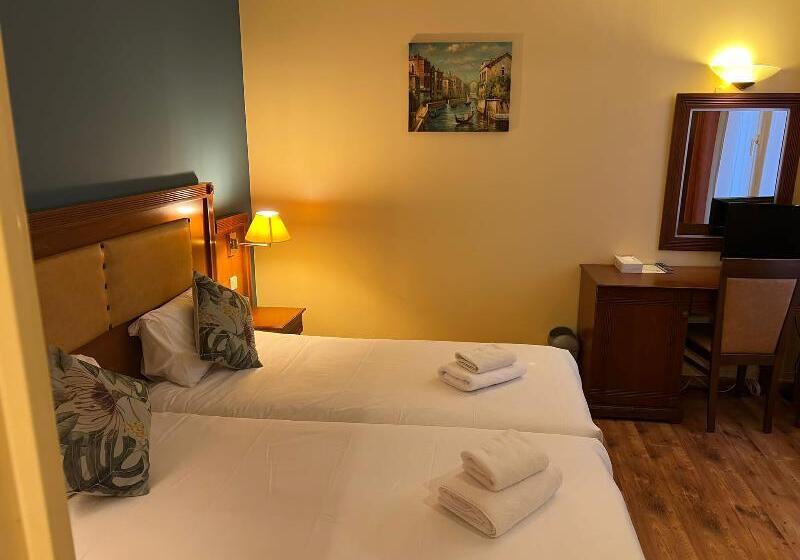 スタンダードルーム, 121 Paris