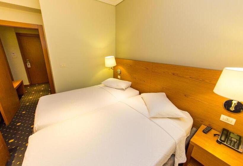 Family Room Sea View, Agimi