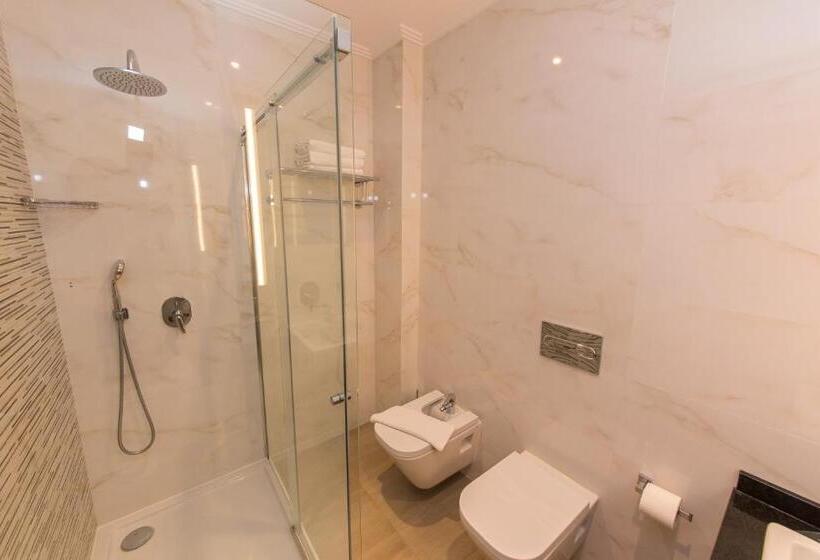 Standard Triple Room Sea View, Agimi