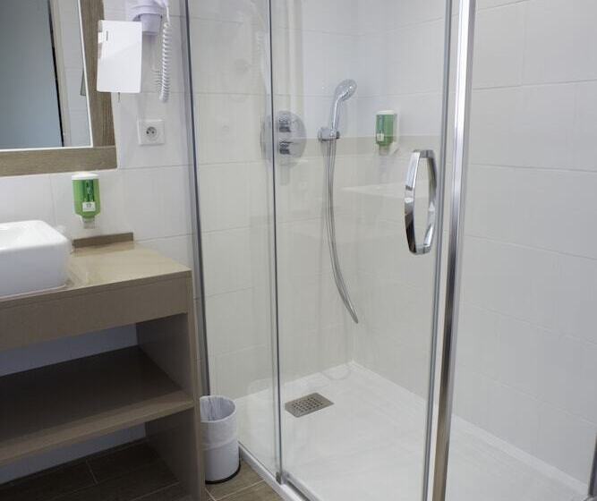 جناح جونيور مطلّ علي البحر, Best Western Premier Santa Maria