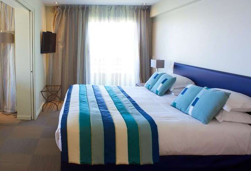 جناح جونيور مطلّ علي البحر, Best Western Premier Santa Maria