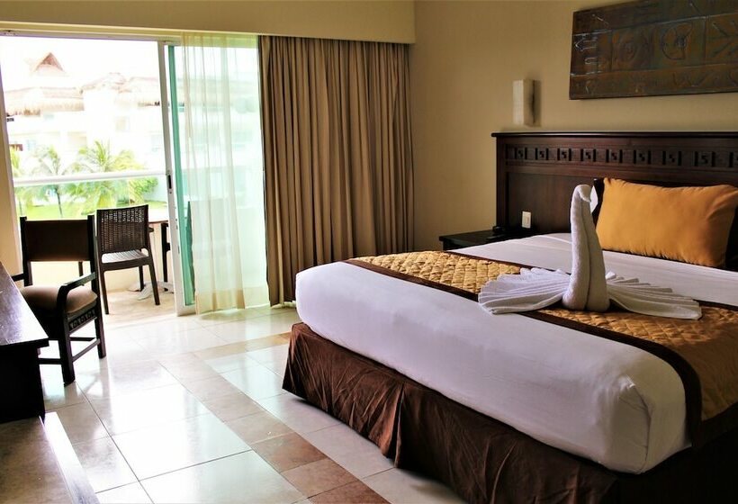 חדר דלוקס נוף לגינה, Bluebay Grand Esmeralda - All Inclusive