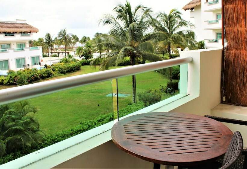 חדר דלוקס נוף לגינה, Bluebay Grand Esmeralda - All Inclusive