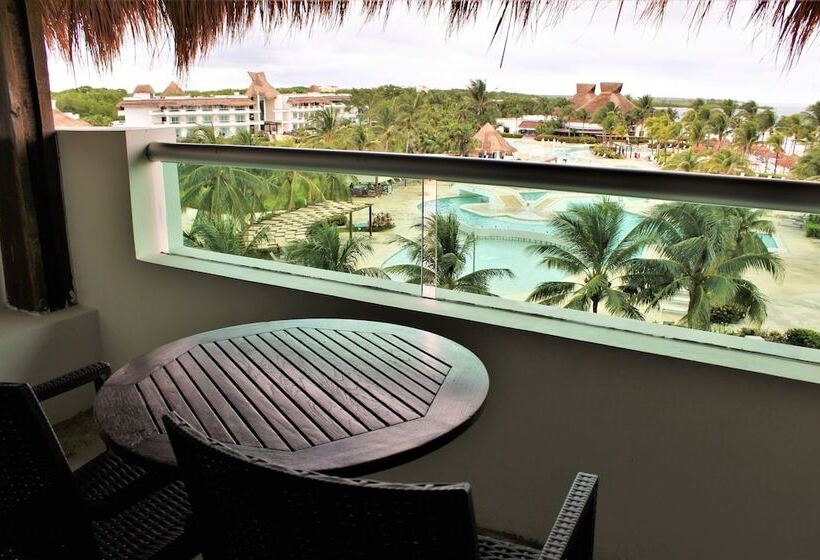 חדר דלוקס נוף לים, Bluebay Grand Esmeralda - All Inclusive