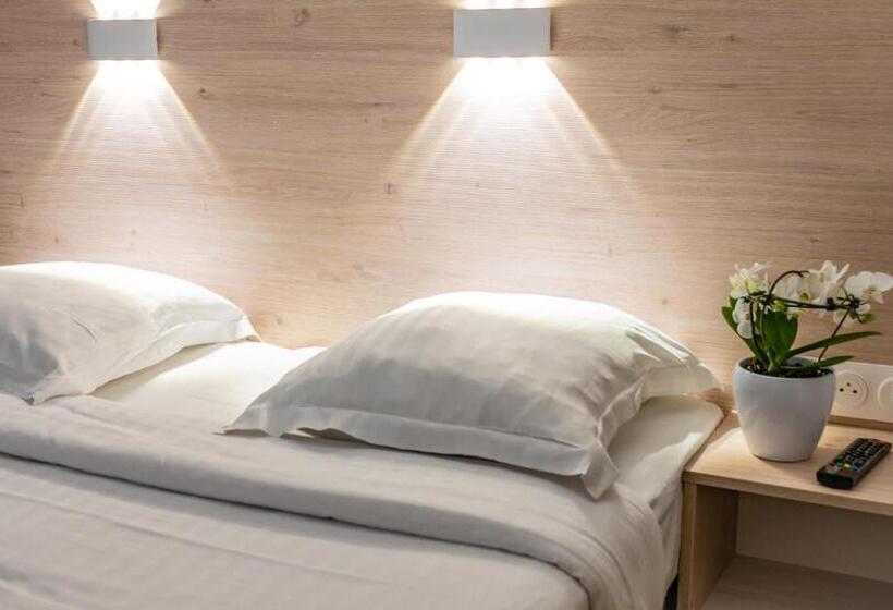 Номер Стандарт, Cerise Nancy