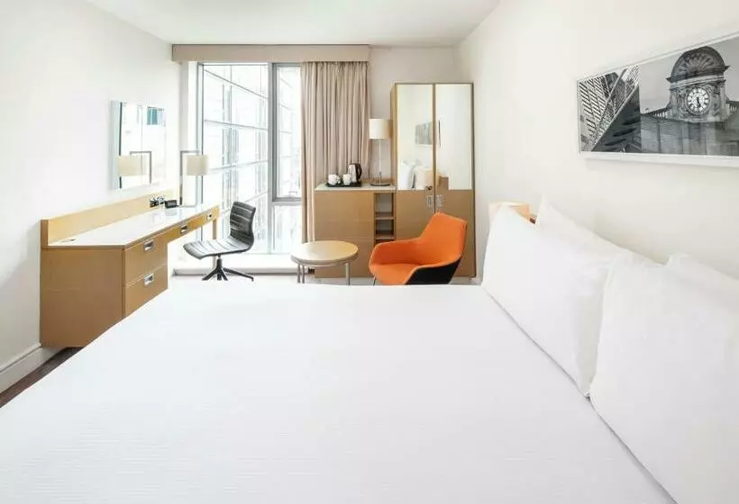 اتاق استاندارد با تخت بزرگ, Doubletree By Hilton  Manchester  Piccadilly